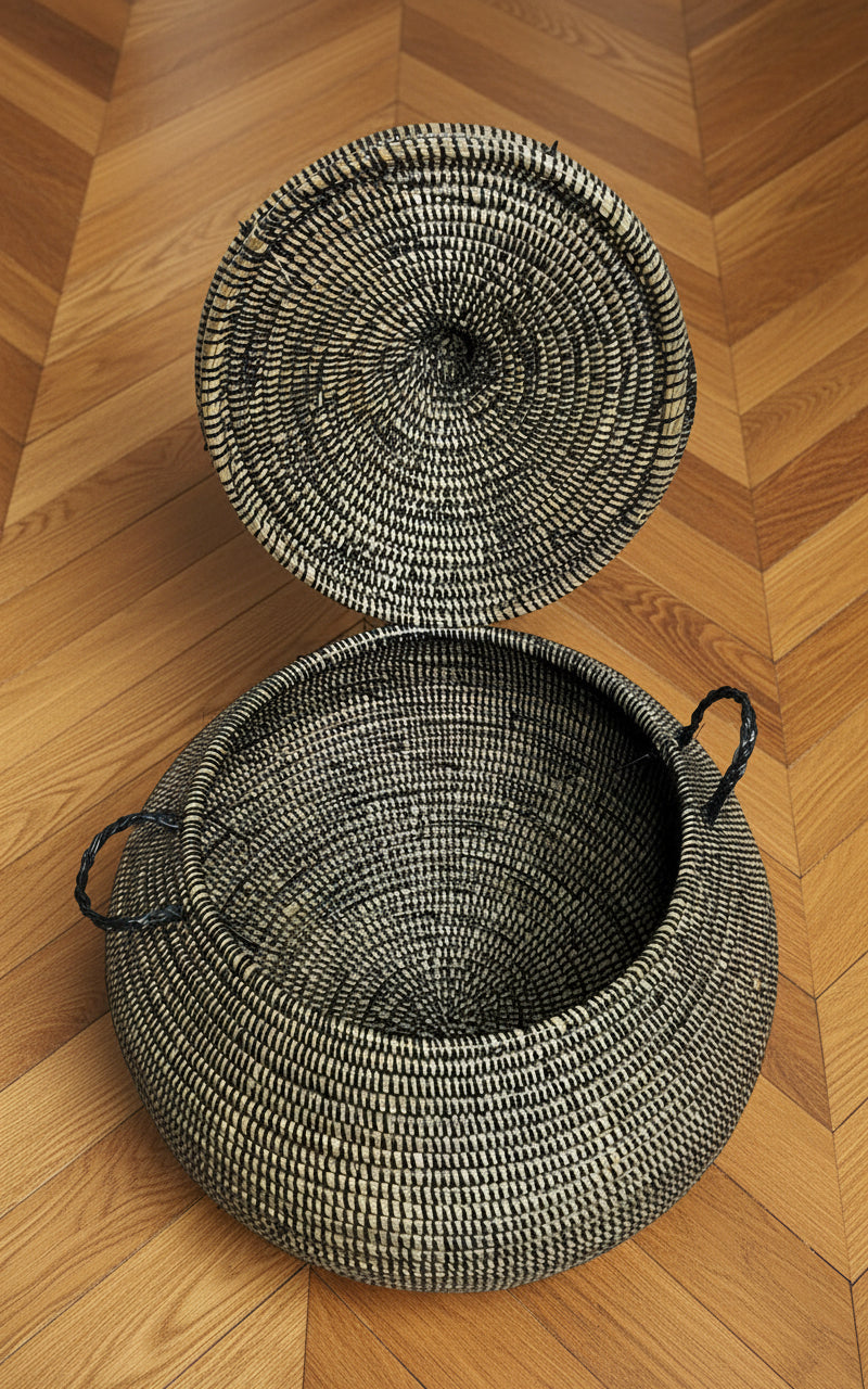 Panier Grand Modèle CANARI_A6 Foncé en Fibre Naturelle – Une Pièce Artisanale Majestueuse aux Tons Profonds