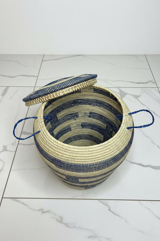 Magnifique panier en paille fait main idéal pour le rangement et la décoration