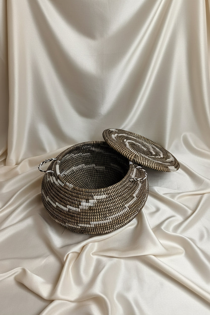 Panier Modèle CANARI_A1 en Fibre Naturelle – Une Pièce Artisanale Subtile et Raffinée