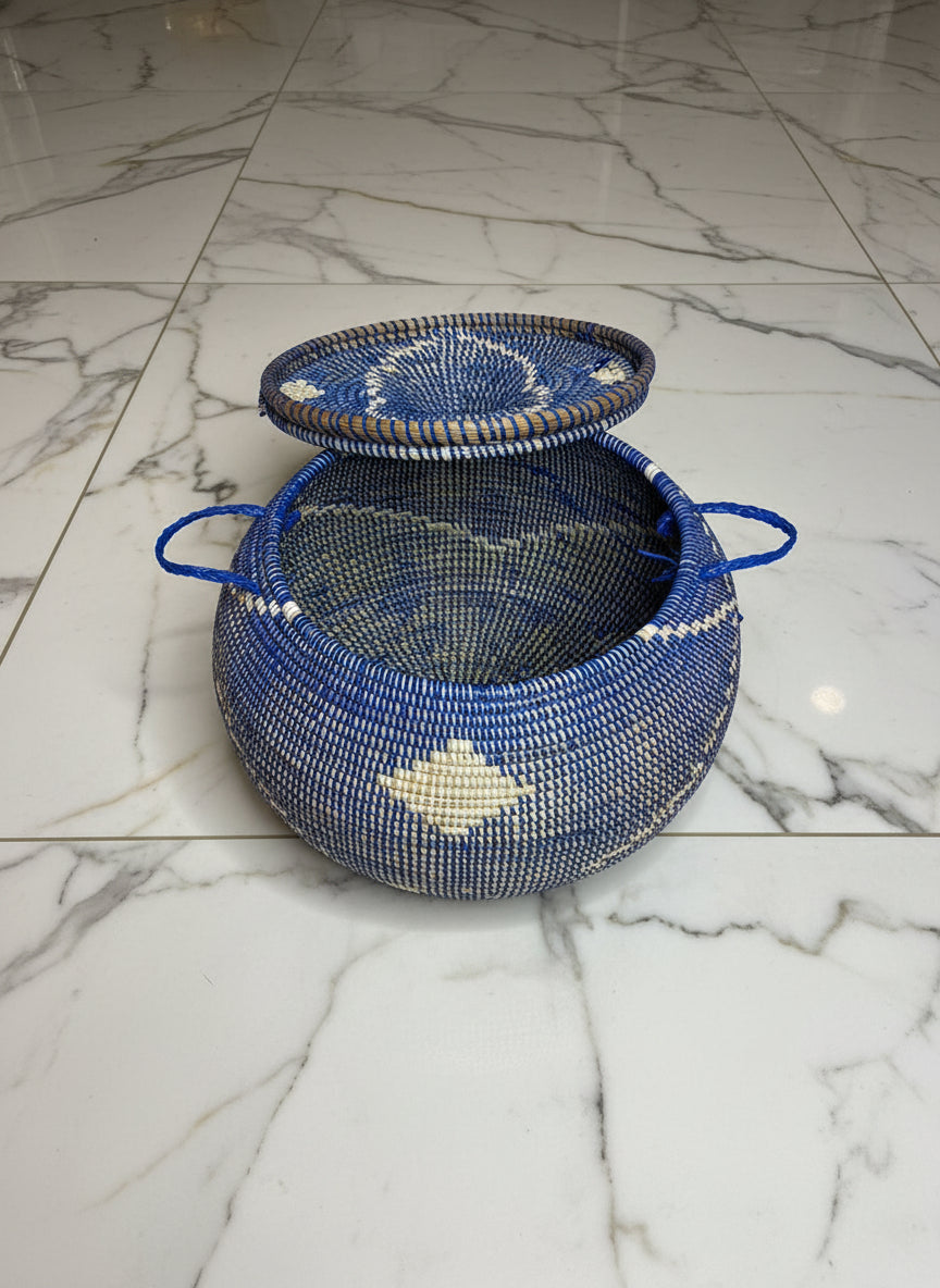 Panier  CANARI_A2 Bleu en Fibre Naturelle – Une Touche Artisanale Colorée et Raffinée