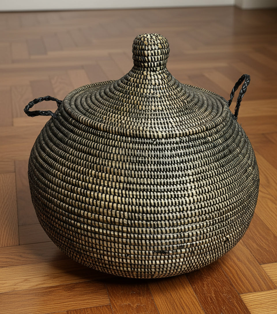 Panier Grand Modèle CANARI_A6 Foncé en Fibre Naturelle – Une Pièce Artisanale Majestueuse aux Tons Profonds