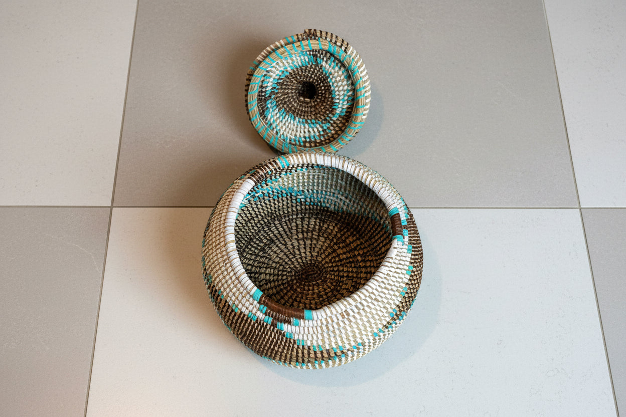 Panier en paille tressé à la main, idéal pour vos petits rangements