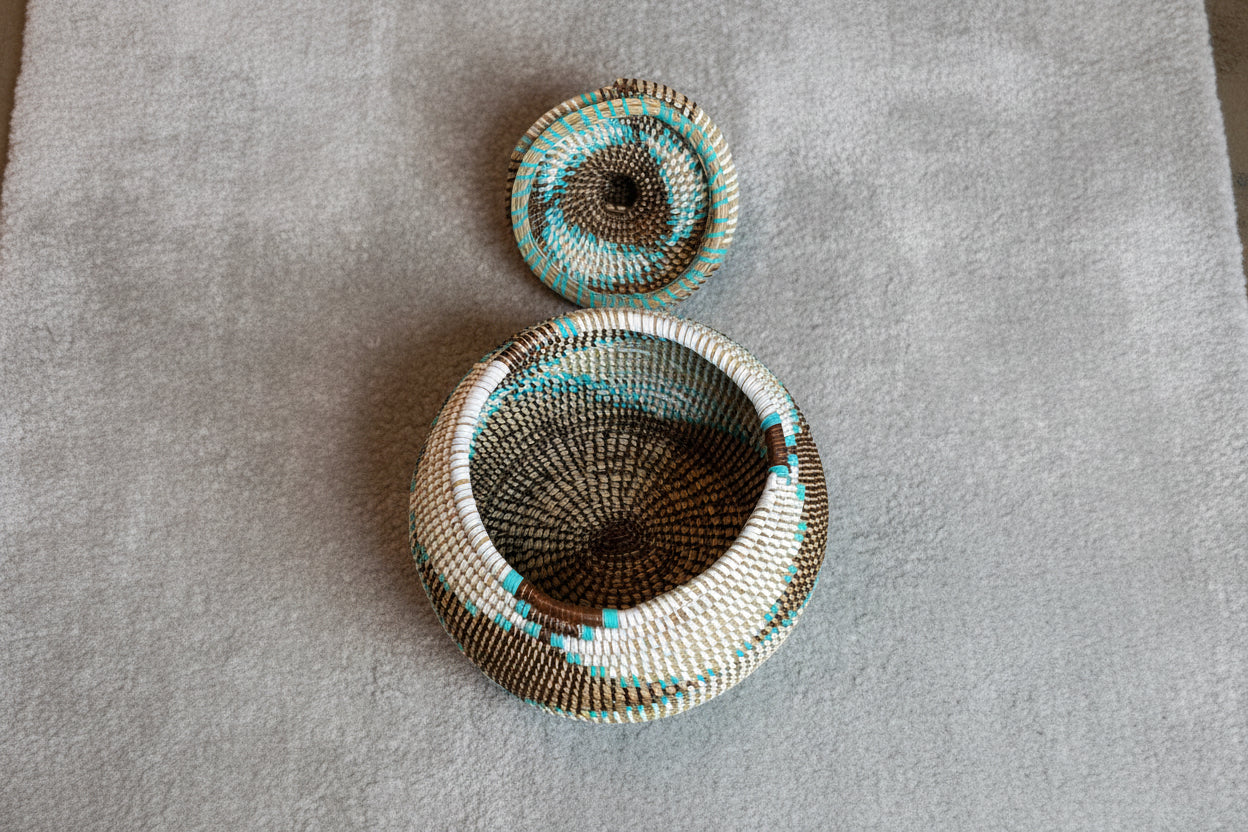 Panier en paille tressé à la main, idéal pour vos petits rangements