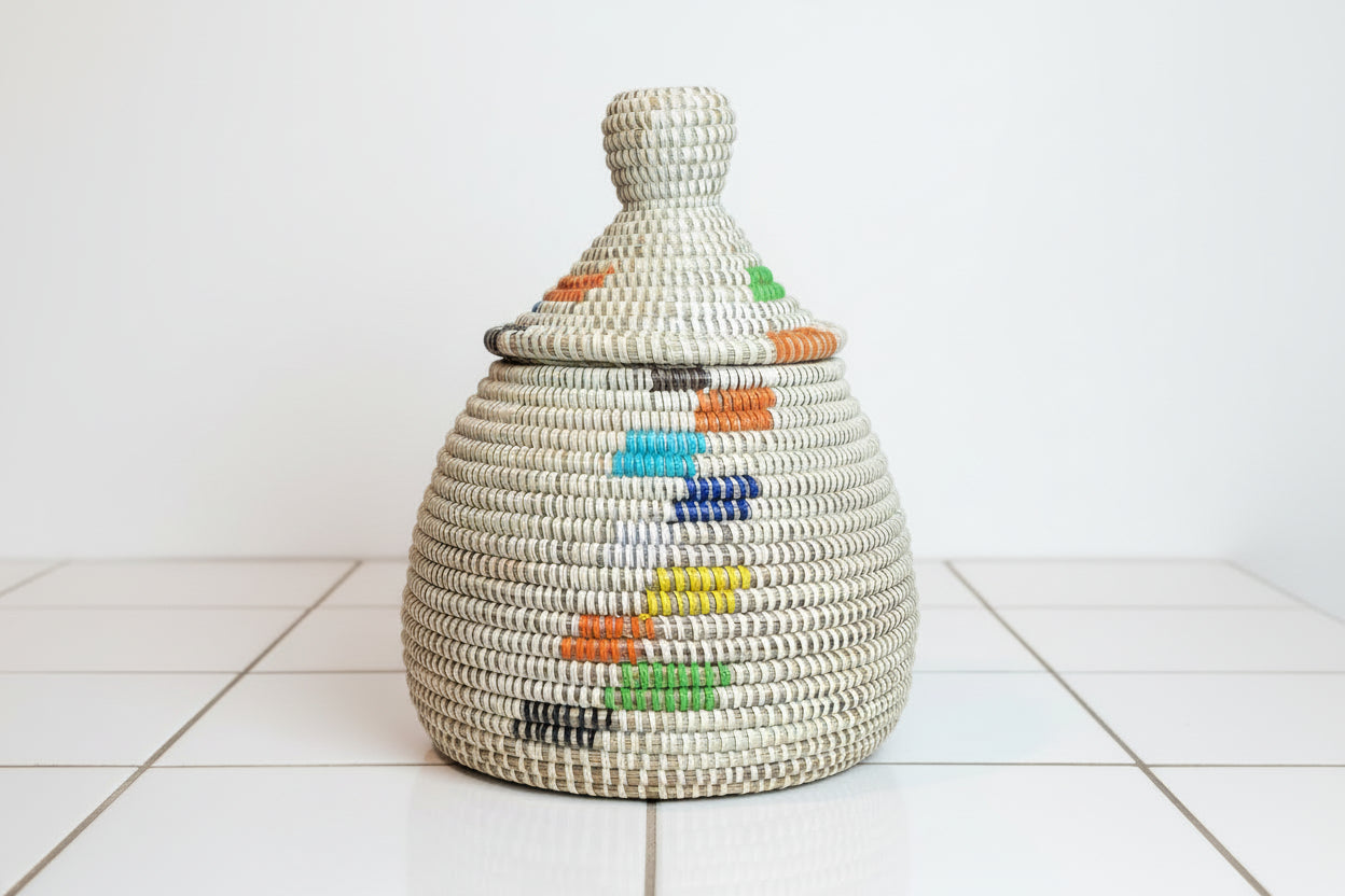 Panier en paille tissé à la main idéal pour vos petits rangements