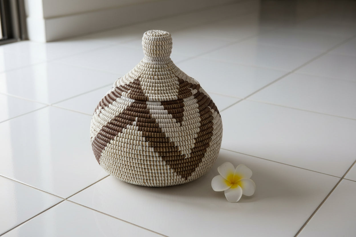 Petit panier en paille fait main idéal pour vos petits rangements