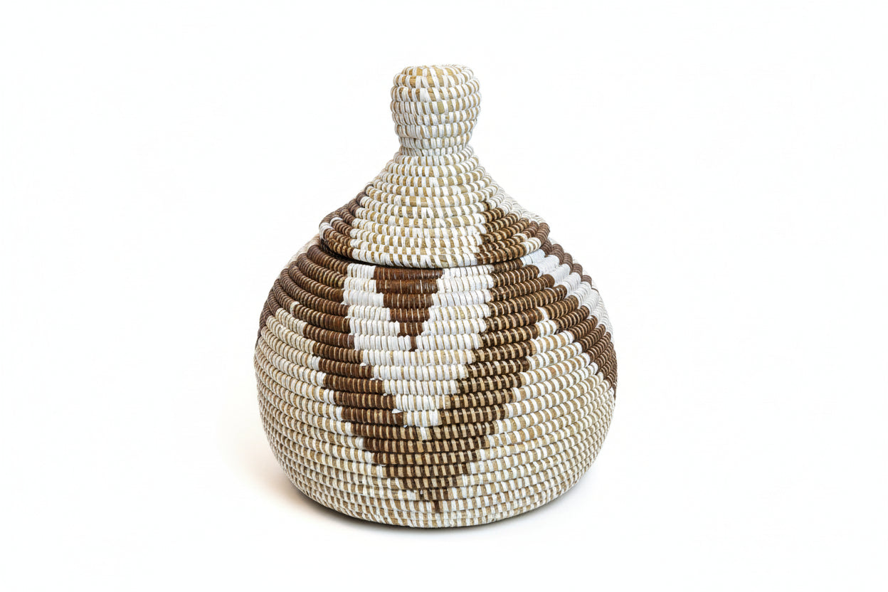 Petit panier en paille fait main idéal pour vos petits rangements