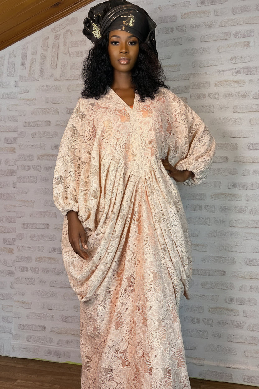Robe tendance en dentelle très doux au porté et idéale pour vous sublimez lors de vos cérémonies