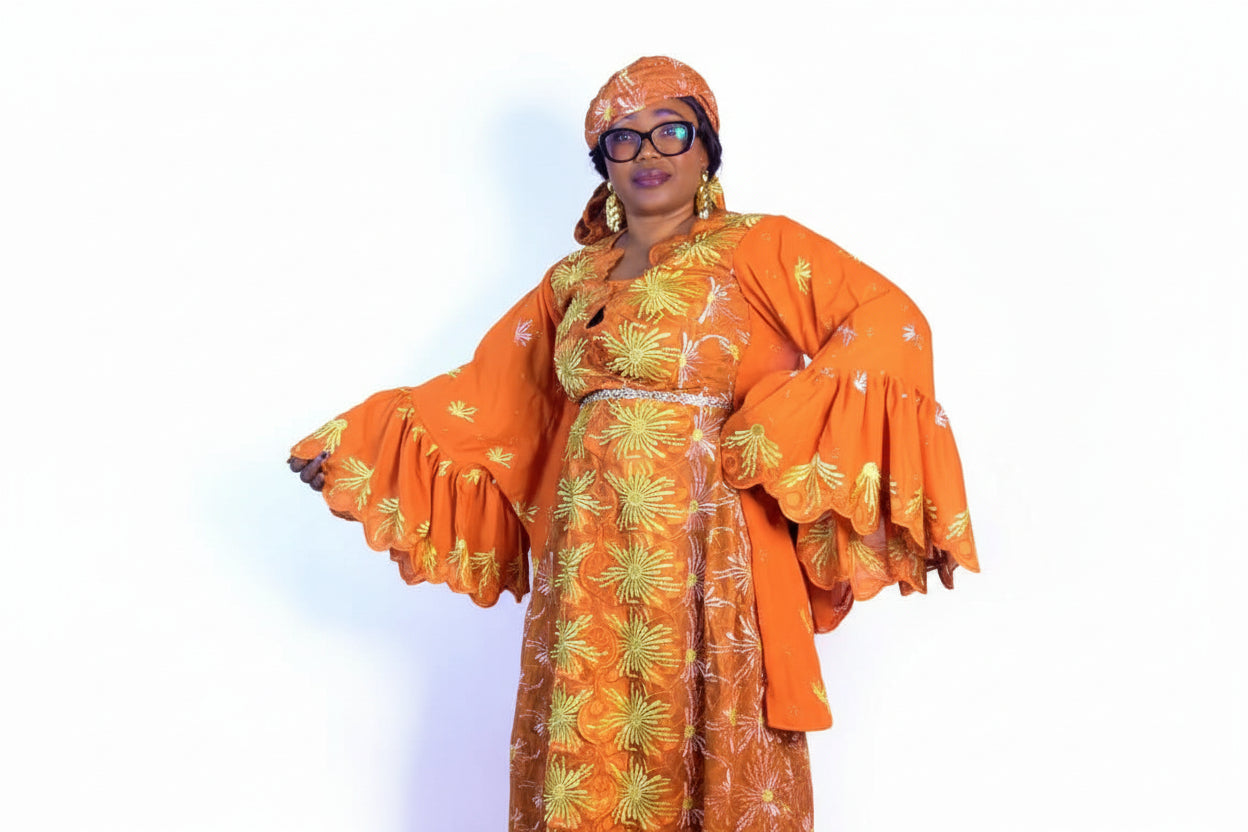 Tenue africaine en brodé Lafaya cristalisée chic et élégante pour vos cérémonies